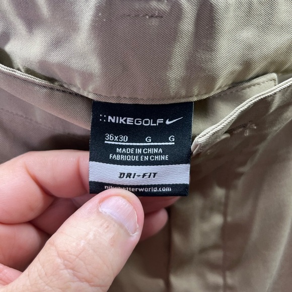 Nike Golf Performance Khaki Pants Mens 36/30 Drifit Stretch Comfy Breath 2325 - Picture 2 of 9